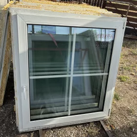 122x134 bontott egyszárnyú műanyag ablak