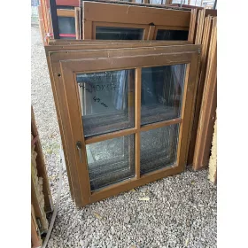 110x117 bontott egyszárnyú fa ablak