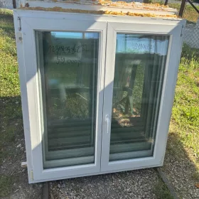 123x132 bontott kétszárnyú műanyag ablak