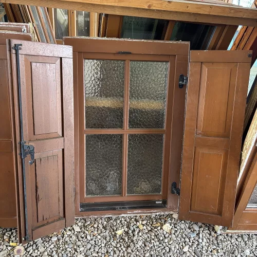 78x115 bontott egyszárnyú fa spalettás ablak