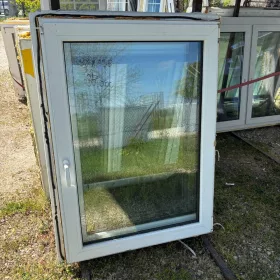 98x136 bontott egyszárnyú műanyag ablak
